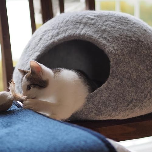 ecocasa Katzenhöhle Katzenbett Katzenhaus XL – auch für große Katzen – außen robust & innen kuschelig weich – handgemacht aus neuseeländischer Wolle – Hellgrau - 2