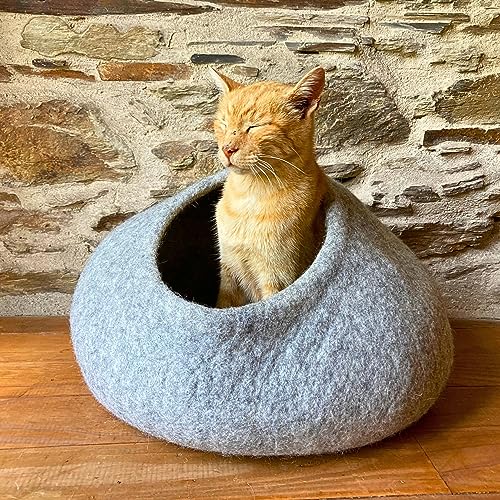 ecocasa Katzenhöhle Katzenbett Katzenhaus XL – auch für große Katzen – außen robust & innen kuschelig weich – handgemacht aus neuseeländischer Wolle – Hellgrau - 6